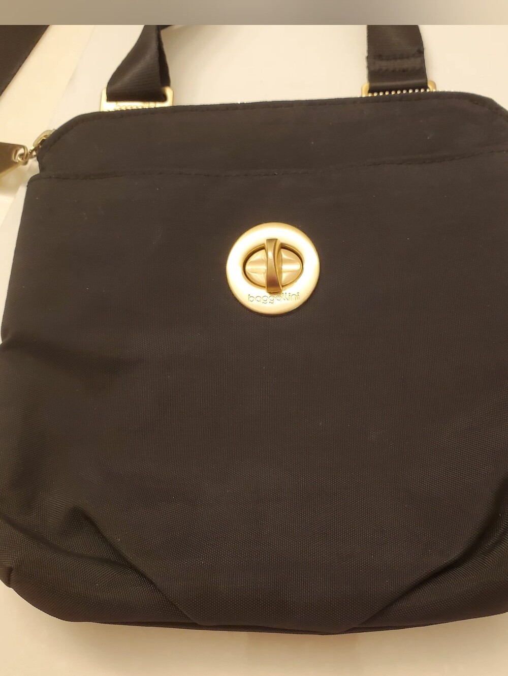 Baggallini Black Crossbody Bag with Gold Turnlock, Small Travel 8 By 7.5, Great